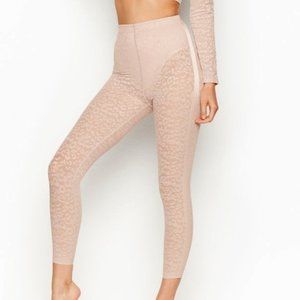 Victoria Secret Performance 7/8 High Rise Leopard Tight Size M